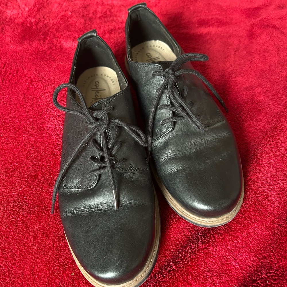 Clark’s Black Oxfords women’s 8